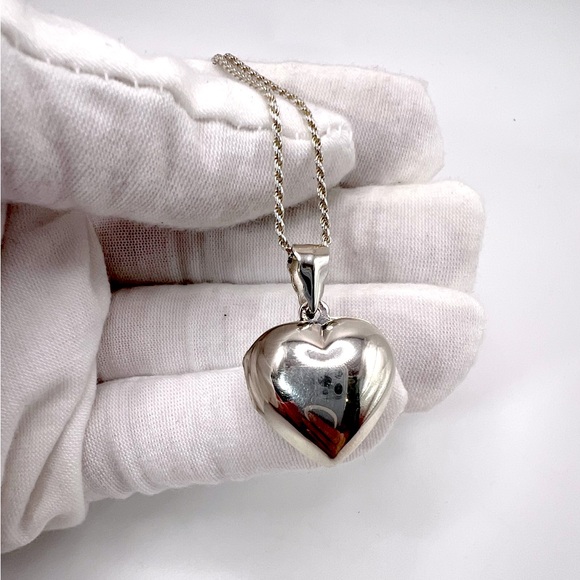 Sale $46 Firm! .925 Sterling Silver Puffed Heart Locket Necklace - Picture 16 of 16